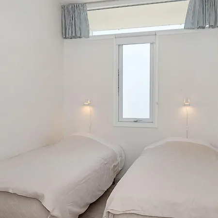 Li Apartment *